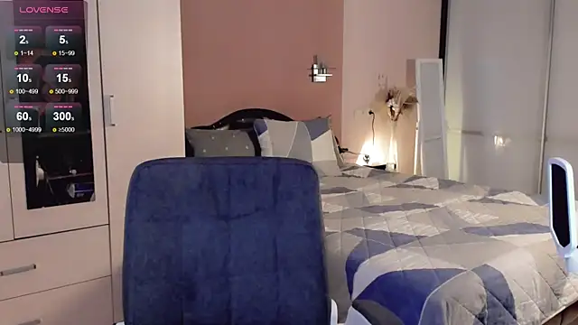 Libby Nora online show from 10-24-25, 12:59