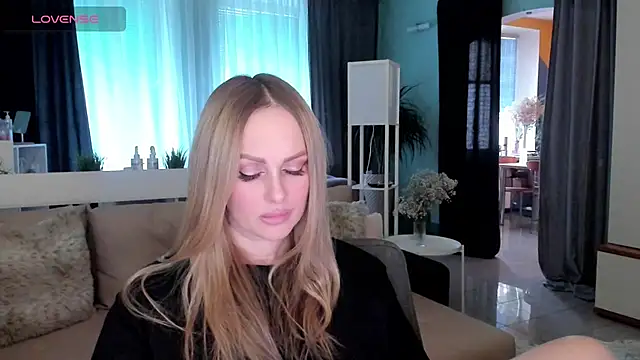 Libby Nora online show from 02-10-25, 01:01