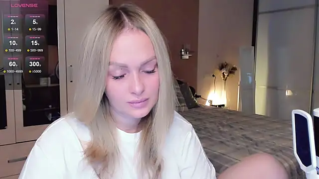 Libby Nora online show from 11-12-25, 09:13