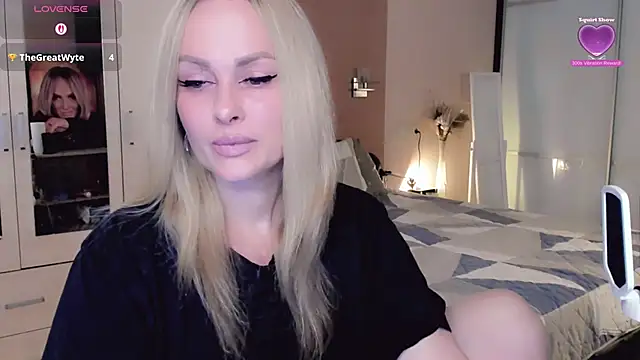 Snapshot of Libby_Nora chatting on 10-27-25, 10:05 Libby Nora online show from 10-27-25, 10:05