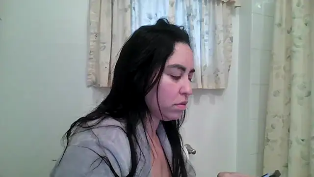 Snapshot of WetFlower69 chatting on 06-18-26, 01:05 WetFlower69 online show from 06-18-26, 01:05