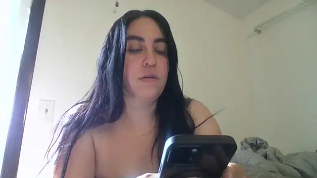 Snapshot of WetFlower69 chatting on 07-11-26, 01:44 WetFlower69 online show from 07-11-26, 01:44