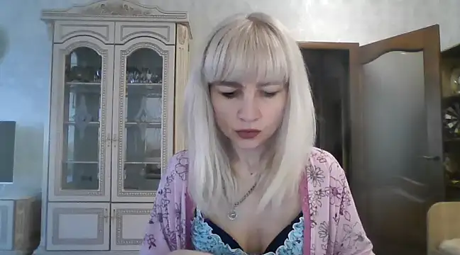 Snapshot of BarbaraKim chatting on 03-20-25, 08:42 BarbaraKim online show from 03-20-25, 08:42