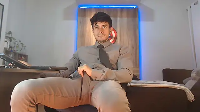 Andrew 4  online show from 10-30-25, 01:04