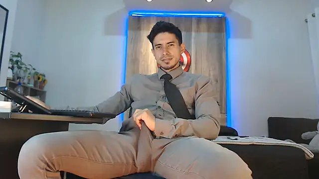 Andrew 4  online show from 11-11-25, 02:39