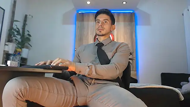 Andrew 4  online show from 03-08-26, 06:49