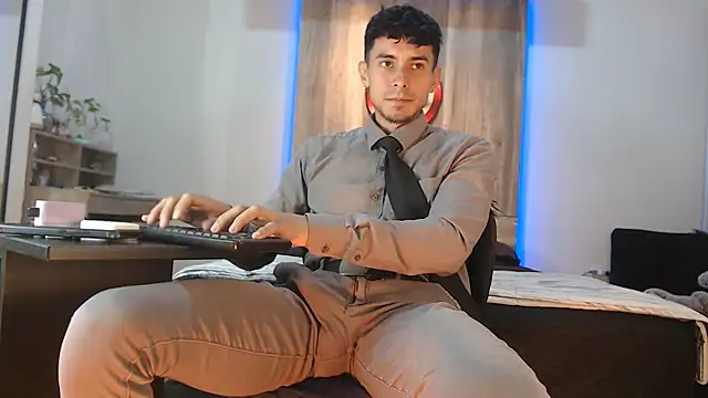 Andrew 4  online show from 10-07-25, 03:07