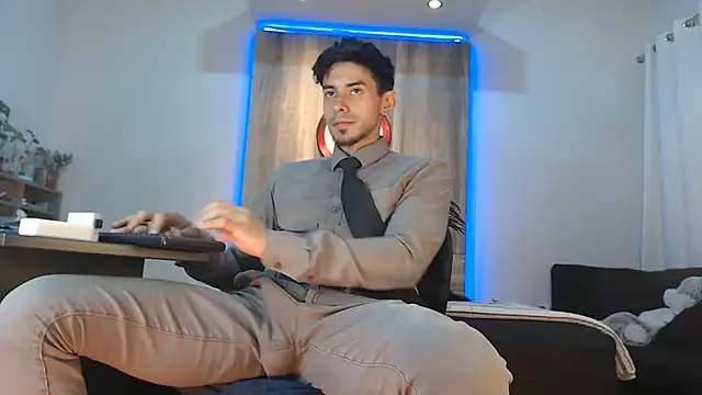 Andrew 4  online show from 11-17-25, 02:26