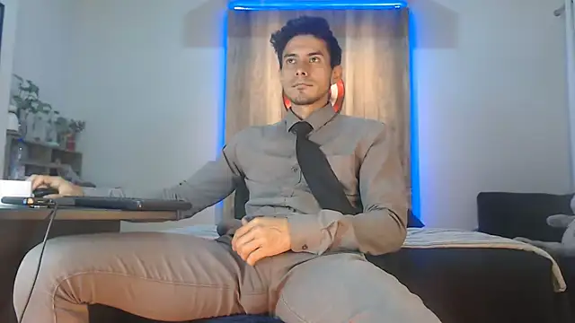 Andrew 4  online show from 11-28-25, 03:28