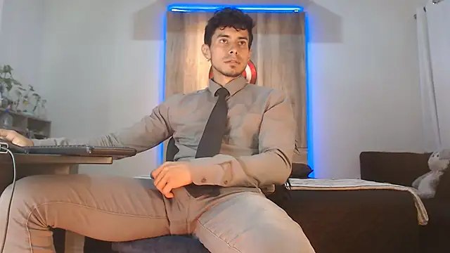 Andrew 4  online show from 10-28-25, 02:01