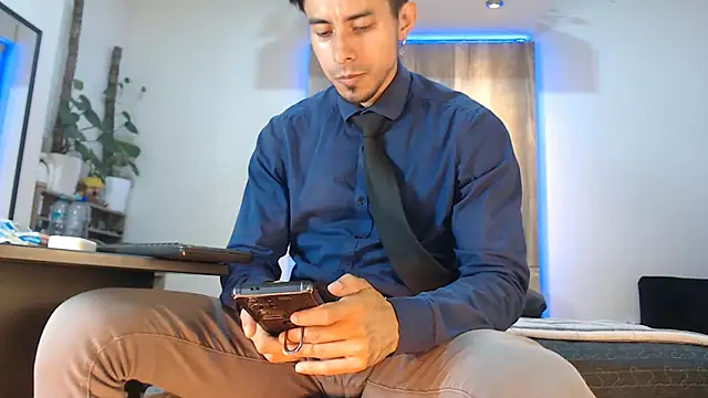 Andrew 4  online show from 02-17-26, 01:47