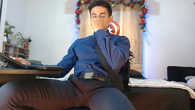 Andrew 4  online show from 12-18-25, 05:45