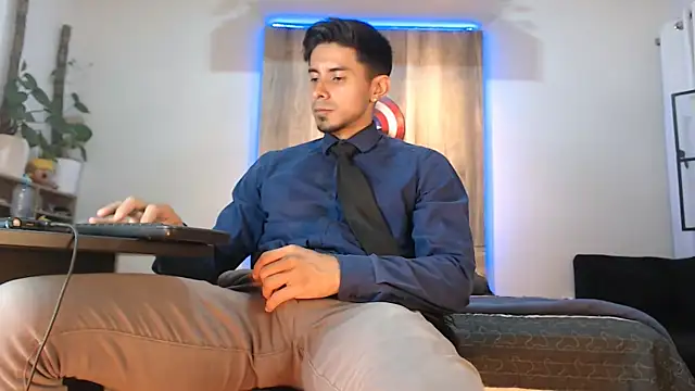 Andrew 4  online show from 02-11-26, 01:38