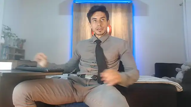 Andrew 4  online show from 11-27-25, 01:06