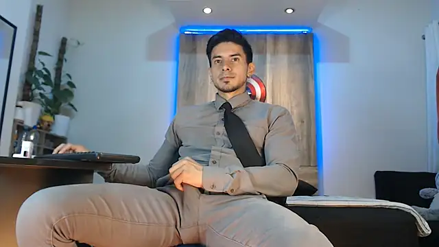 Andrew 4  online show from 03-12-26, 01:44