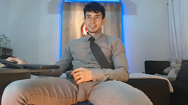 Andrew 4  online show from 10-21-25, 01:49