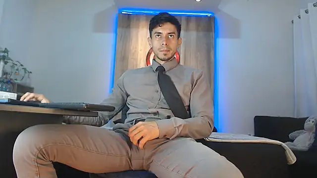 Andrew 4  online show from 11-08-25, 04:27