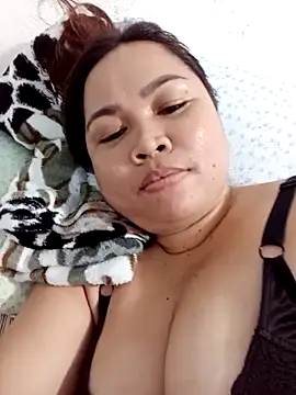 XXLorie 02 online show from 02-08-26, 11:19