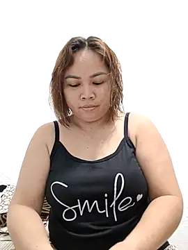 Snapshot of XXLorie_02 chatting on 10-15-25, 02:10 XXLorie 02 online show from 10-15-25, 02:10