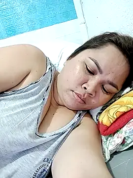 Snapshot of XXLorie_02 chatting on 09-30-25, 12:11 XXLorie 02 online show from 09-30-25, 12:11