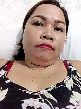 XXLorie 02 online show from 11-25-25, 12:44