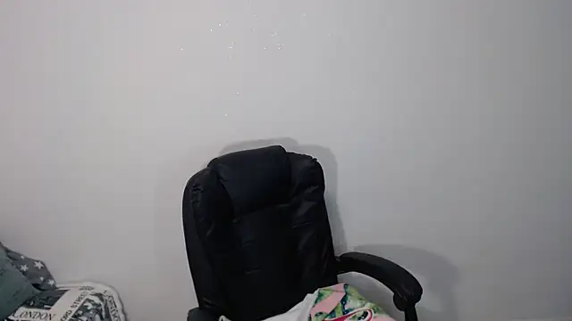 erikaerika online show from 10-01-25, 09:25