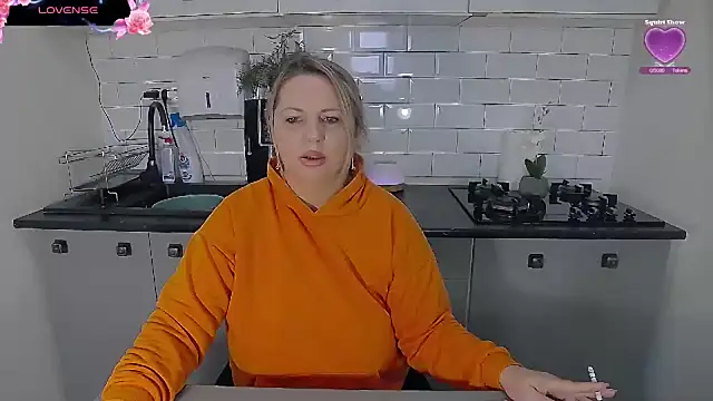 erikaerika online show from 01-12-26, 10:55