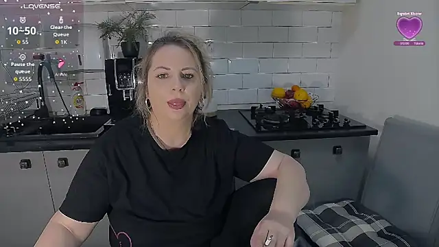 erikaerika online show from 02-15-26, 04:39