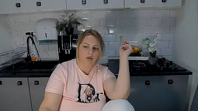 erikaerika online show from 10-08-25, 09:11