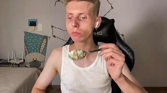 Snapshot of vladdymeow chatting on 02-18-25, 12:37 vladdymeow online show from 02-18-25, 12:37