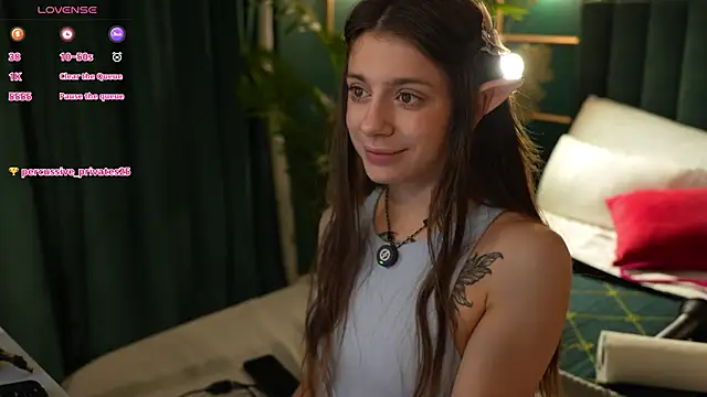 Eille Elfie online show from 12-15-25, 05:35