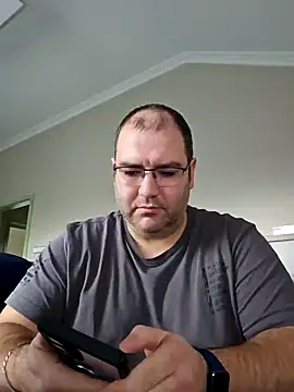 Andrew1900529 online show from 12-12-24, 01:17