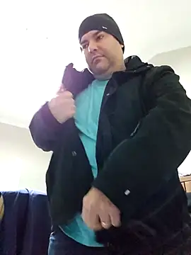 Andrew1900529 online show from 12-04-25, 05:39