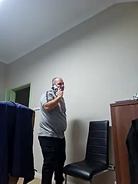 Andrew1900529 online show from 11-26-25, 01:33