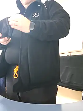 Andrew1900529 online show from 12-19-24, 07:51