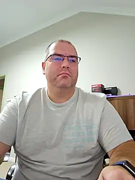 Andrew1900529 online show from 10-15-25, 06:22