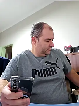 Andrew1900529 online show from 12-17-25, 06:29