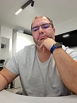 Andrew1900529 online show from 10-11-25, 08:54