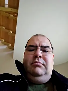 Andrew1900529 online show from 10-27-25, 07:31