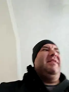 Andrew1900529 online show from 02-14-25, 01:51