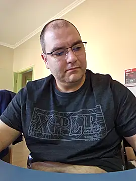 Andrew1900529 online show from 02-25-25, 12:05