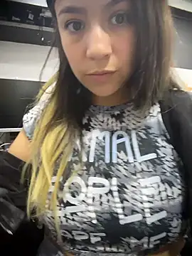 Snapshot of BA_BYY chatting on 01-11-26, 04:14 BA BYY online show from 01-11-26, 04:14