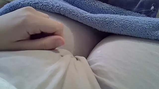 Snapshot of perescam chatting on 06-11-26, 03:53 perescam online show from 06-11-26, 03:53