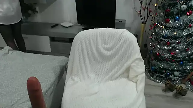 Snapshot of JullieMilf chatting on 12-28-24, 05:03 JullieMilf online show from 12-28-24, 05:03