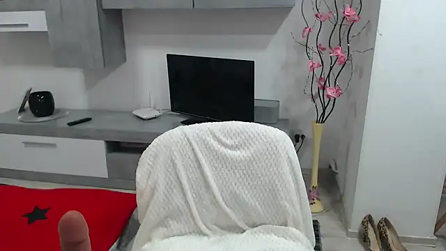 Snapshot of JullieMilf chatting on 01-03-25, 04:59 JullieMilf online show from 01-03-25, 04:59