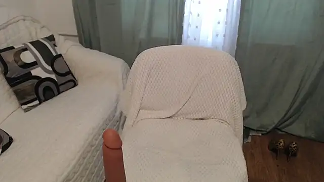 JullieMilf online show from 04-18-26, 09:11