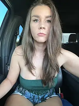 MaggyMayI online show from 10-14-25, 04:18