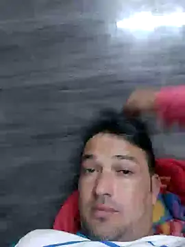 Snapshot of HotBoyOm chatting on 12-15-24, 09:03 HotBoyOm online show from 12-15-24, 09:03