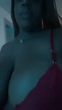 Adrilovechocolate online show from 04-19-26, 11:22