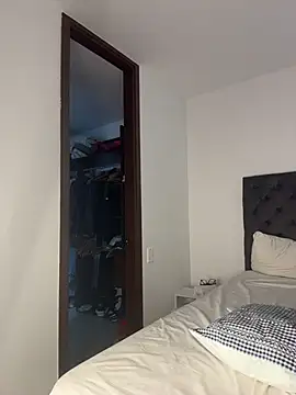 kamivolkano online show from 10-27-25, 04:41